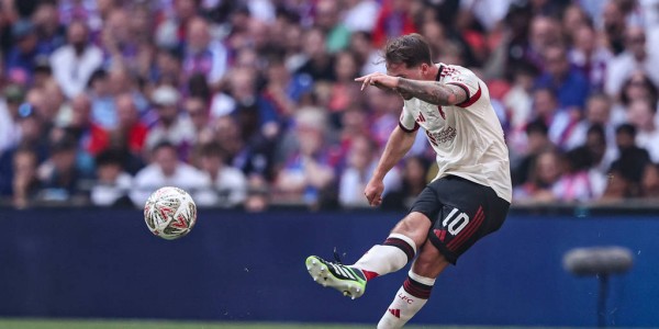 利物浦收到迟来报价：欧冠名单落选后的转会风波！