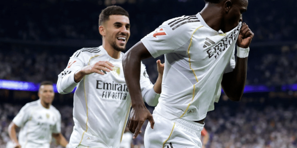 维尼修斯双响造红牌！姆巴佩破门伤退，皇马3-1黄潜重返西甲第一