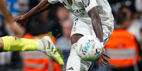 登顶西甲！皇家马德里3-1胜比利亚雷亚尔，维尼修斯梅开二度姆巴佩伤退