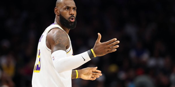 狄龙与詹姆斯对撞被驱逐出场 湖人神奇一战防守斗志苏醒