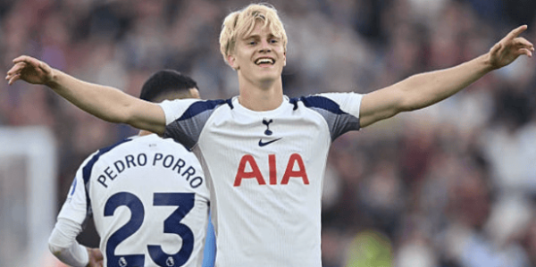 英超最新积分榜：阿森纳3球完胜登顶，切尔西补时遭到绝平！