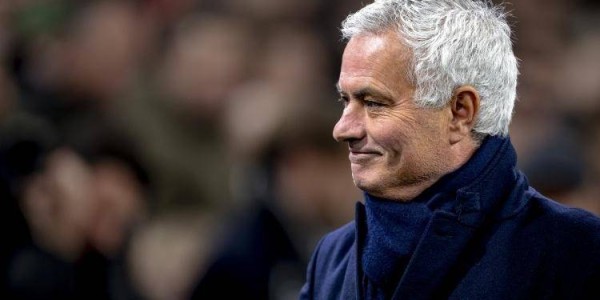 穆帅完胜孔蒂！本菲卡2-0那不勒斯，魔力鸟给意甲冠军上了一课