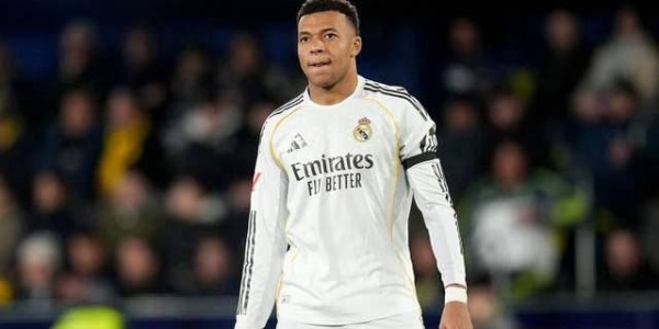 2-0取胜！姆巴佩20场轰21球，皇马力擒劲敌登顶西甲超越巴萨