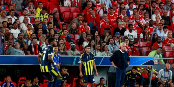 穆帅真尽力了！本菲卡赛季至今双杀法甲尼斯+夺葡超杯，7战全零封