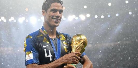 足球明星外号趣谈之“学霸”瓦拉内