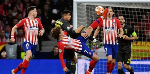 西甲争冠进入“刺刀战”！皇马巴萨生死博弈，黑马搅局+保级区大乱斗