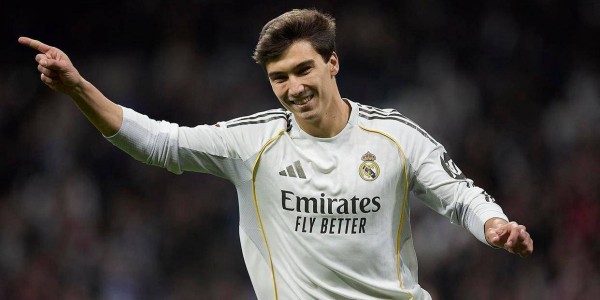 西甲最新积分榜发布：皇马4-1大胜逆转巴萨登顶，维尼修斯状态火热