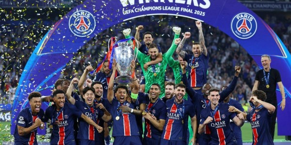 进退两难！26岁欧洲冠军门神面临无球可踢，错误时机造就尴尬局面