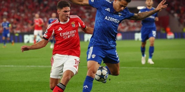 欧冠：2-3大冷门，欧冠2冠王2球领先后崩盘，连丢3球遭弱旅大逆转