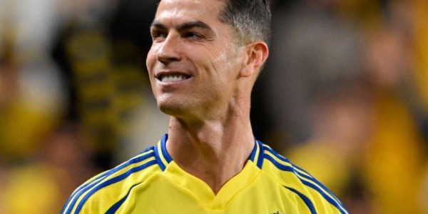 C罗谈姆巴佩：他不适合担任中锋，我若在皇马会教他打出独特风格