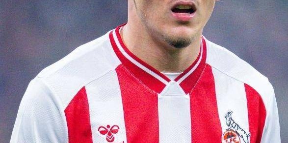 曼联今夏可能签下的三名左路前锋，包括两位德甲新星