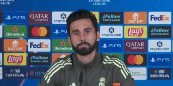 大反转！皇马主帅阿韦洛亚引发争议，球迷齐声嘘：双重标准过于明显