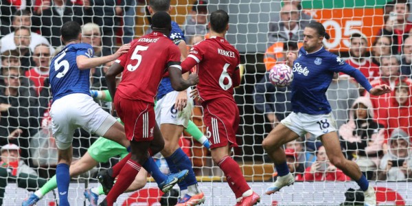 1000万放走的天才让利物浦悔青！6轮法甲惊艳全场，斯洛特遭遇危机