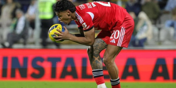 穆里尼奥更衣室收获惊喜礼物？昔日水货谁竟逆袭成中场核心？