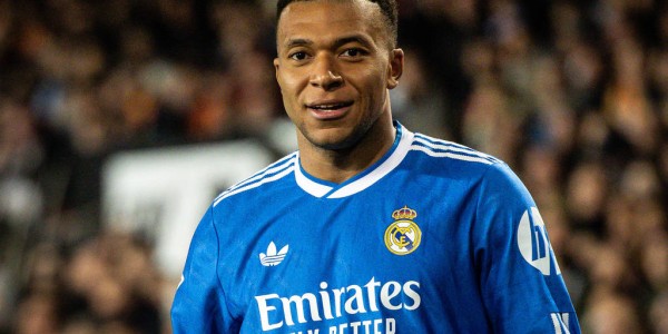 皇马官方：姆巴佩确诊左膝扭伤 目前将采取保守治疗