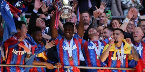 利物浦同时搞定双中卫 3500万签格伊+先签后用新内斯塔