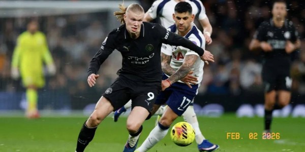 英超24轮悲喜夜！曼联重返前四，曼城维拉齐丢分，争冠格局再洗牌