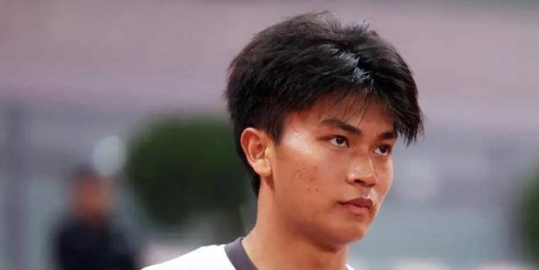 上港两主力确认离队，前往五大联赛投效法甲名帅，孙祥劝说无果