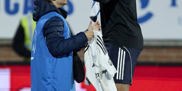 西甲皇家马德里VS塞维利亚：皇马能否在主场碾压对手？比分预测与足球分析