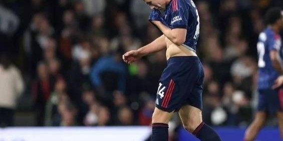 近10轮仅1球！6400万英镑锋霸迷失英超，阿森纳的锋线支柱又落空？