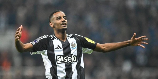 决裂！伊萨克罢训+拒战英超，纽卡威胁坐3年替补席，利物浦看热闹