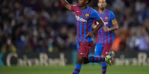 3场进4球！梅西接班人状态爆棚，巴萨废柴在法甲重生！