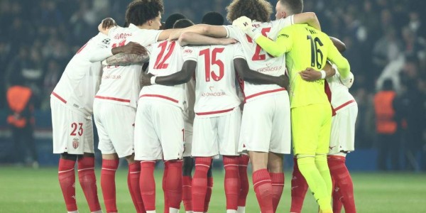 巴黎圣日耳曼，欧冠抽签之前：巴塞罗那还是切尔西？