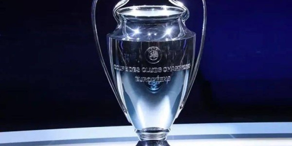 多赢一轮进欧冠！曼联弃将双双进球，穆里尼奥澄清欧冠的理念