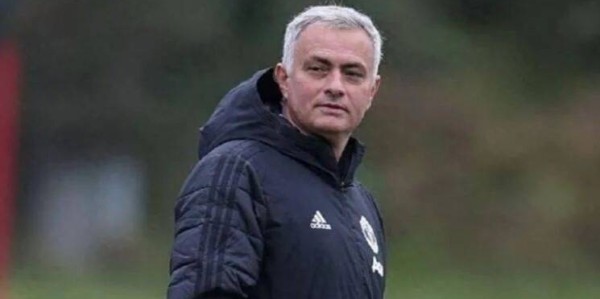 3亿转会费狂喜之谜！穆帅回归曼联，小编我却因过度负责错过我真正想要的…