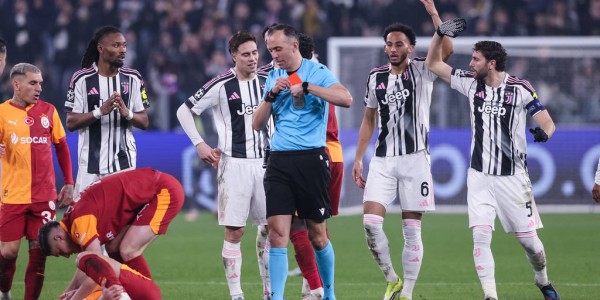 4场3红！尤文遭遇“黑色二月份” 杯赛全出局+争四不妙