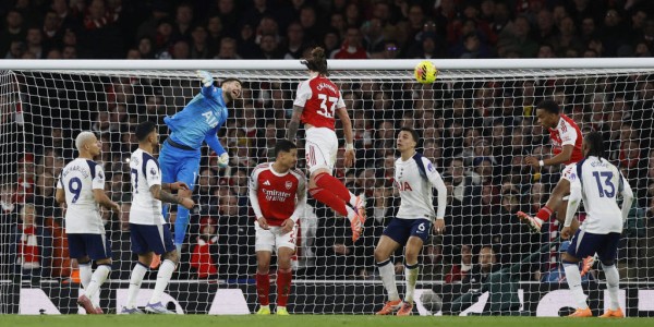 拜仁与阿森纳的欧冠巅峰对决：技术与战术的较量