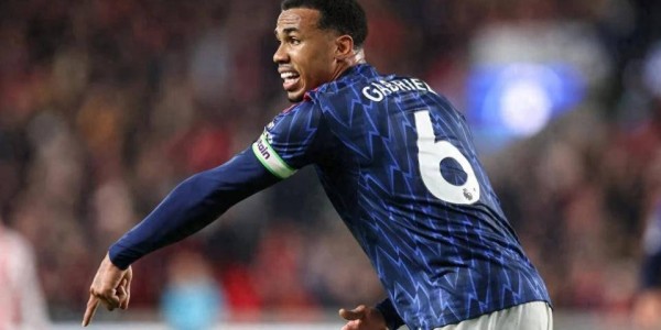 英超阿森纳遇阻四连胜终结，西甲豪门巴萨惨遭重创，冠军争夺悬念陡增