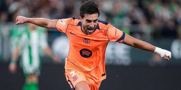 巴萨连进五球逆转取胜，悍将戴帽助力豪取西甲六连胜稳守榜首