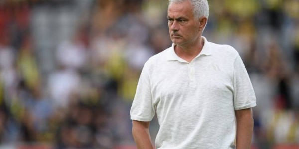 靠解约赚9亿！穆里尼奥被解雇7次，却狂赚9400万镑，成教练第一人