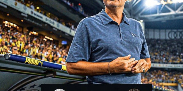 穆里尼奥62岁欧冠逆转晋级，展霸气依旧