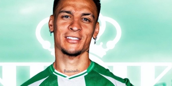 曼联一天清洗3人，投入1.8亿欧仅收回2500万欧元，阿莫林迎来新挑战