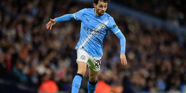 免签诱惑！尤文力邀曼城中场核心，最终去向取决于球员本人