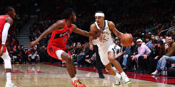 西亚卡姆18分巴恩斯25+14 步行者不敌猛龙4连败