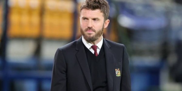 曼联新帅是他？44岁前名宿紧急救火，他能延续自己踢球时的硬度么