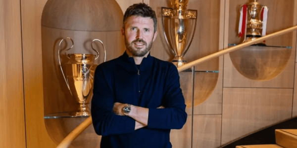 卡里克临危受命！44岁名宿能否再现执教奇迹？