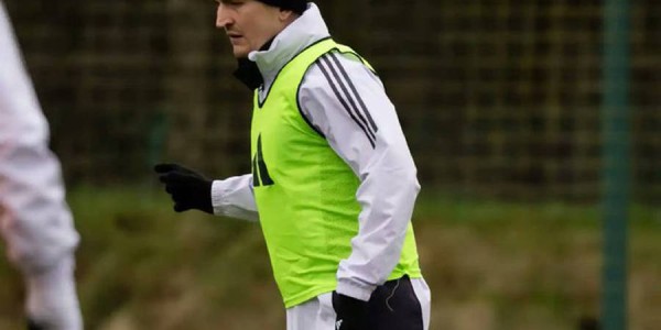 马奎尔伤情曝光卡里克如释重负！队友盼其续约，称曼联若让他走太离谱