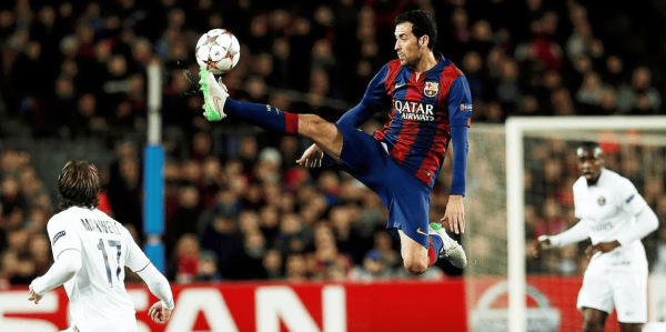 布斯克茨是一部足球的教科书，他用下棋的思维在踢球