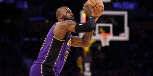 詹姆斯下家概率：骑士最高退役第二 开拓者上榜