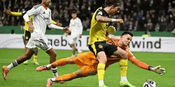 周二007德甲焦点：争四卡位战！斯图加特主场碾压残阵法兰克福？