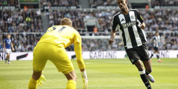 转会市场风云再起：利物浦为伊萨克设限，罗德里戈面临最后通牒