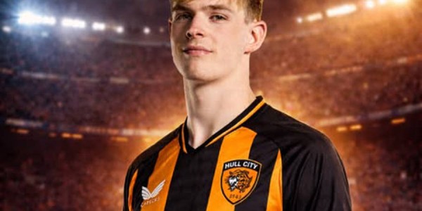 曼联滕哈格爱徒获报价，新帅定其去留！巴萨通知拉什福德将3500万买断