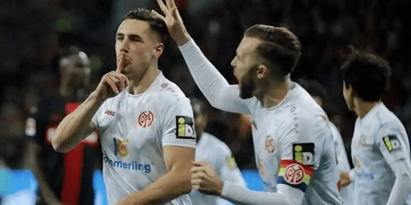 德甲激战：斯图加特主场迎战沃尔夫斯堡，欧战冲刺与保级突围的较量