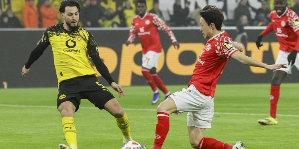 随着美因茨0-4，德甲争冠白热化：拜仁领先优势缩小至3分