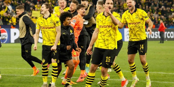 一场2-2，上演补时绝平，德甲第2出岔子，被拜仁甩开，争冠悬了