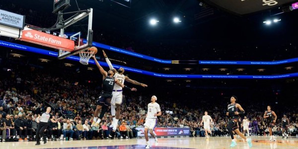 詹姆斯制胜罚球狄龙2T遭驱逐 湖人险胜太阳